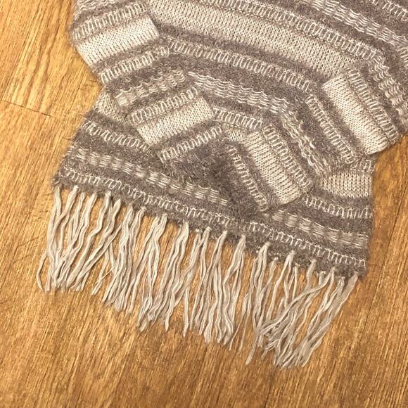 Knox Rose Beige Taupe Long Sleeve Fuzzy Fringe Pullover Sweater Size Small - Picture 9 of 10
